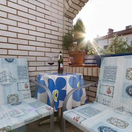 Апартаменты Stunning In With Kitchen Ровинь