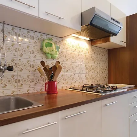 2 Bedroom Cozy In روفينج