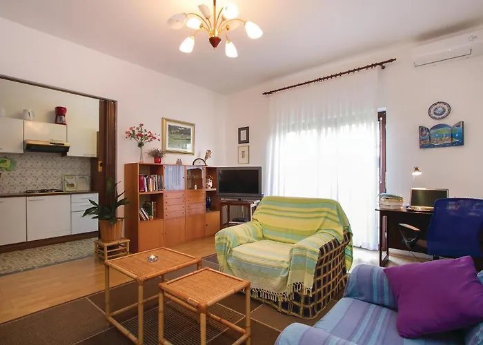 2 Bedroom Lovely In *