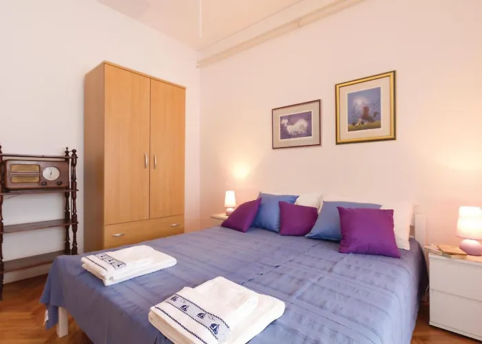 2 Bedroom Lovely In *