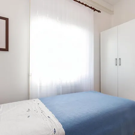 2 Bedroom Cozy In 아파트 로비니
