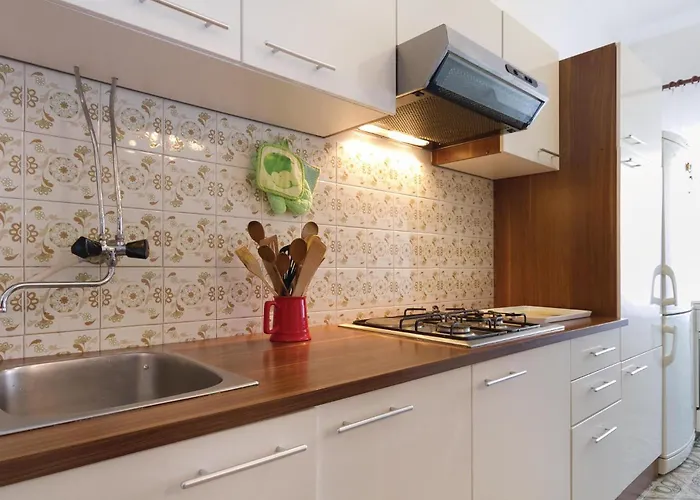 2 Bedroom Lovely In Rovinj